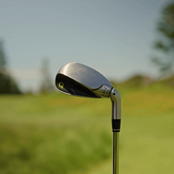 Du putter au lob wedge, réglez votre loft de 4° à 60° en un geste. Pas d'outils, pas de compromis juste le bon angle, au bon moment.